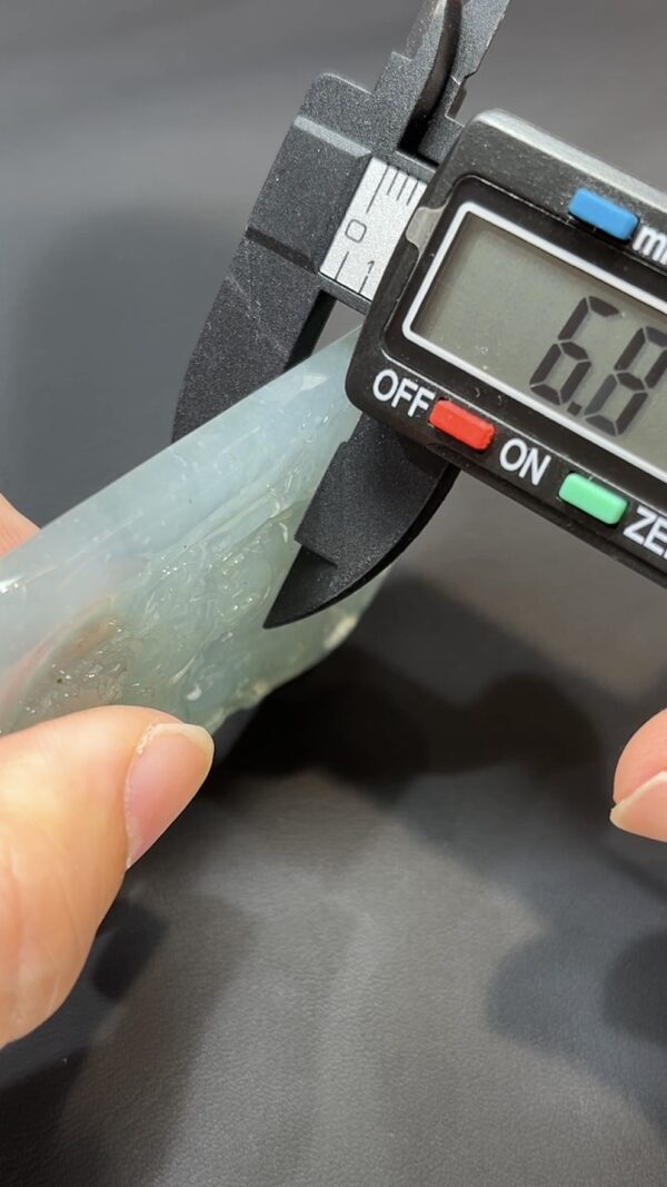 翡翠玉器精選  冰韻自在・高品質冰透翡翠自在觀音薩牌 編號#426 - Image 9