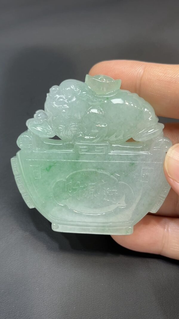 翡翠玉器精選 招財瑞獸・高品質立體翡翠三足蟾 玉吊墜 編號# 431