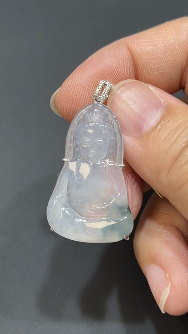 翡翠玉器精選 翠光守護・飄綠花翡翠觀音配18K包鑲嵌 玉吊墜 編號 #435 - Image 6