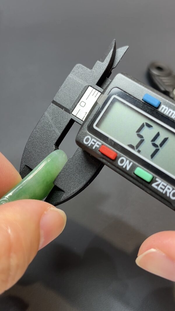 💚福韻盈枝・天然綠色翡翠福瓜吊墜 #編號449💚 - Image 9
