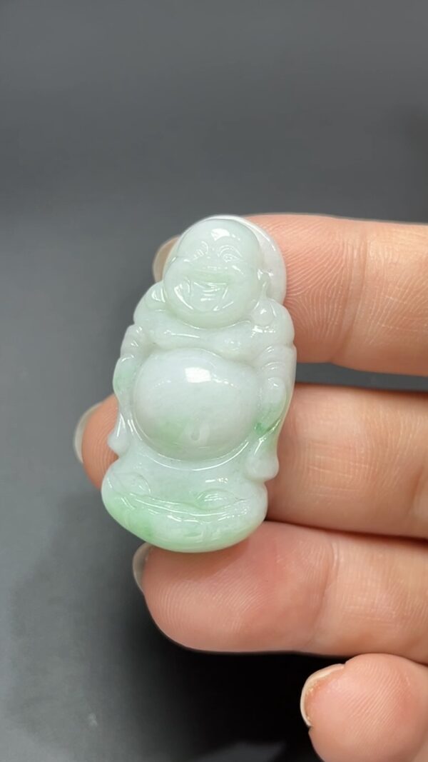 慧光立現・天然淺綠翡翠站立佛像吊墜 #編號452 - Image 9