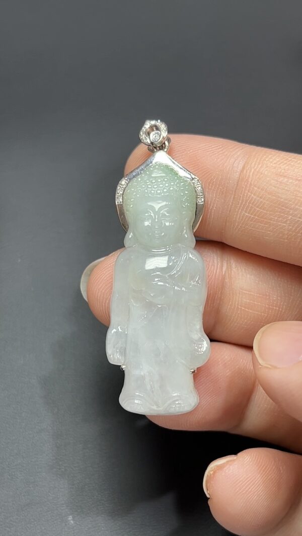童慧守福・18K金鑲嵌天然翡翠站姿寶寶佛吊墜 #編號454 - Image 4