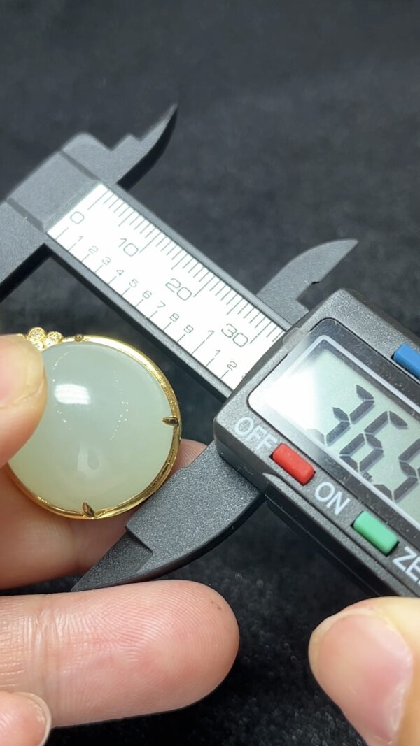 白色蛋面翡翠吊墜 18K黃金鑲嵌・天然玉器精品 編號 #459 - Image 6