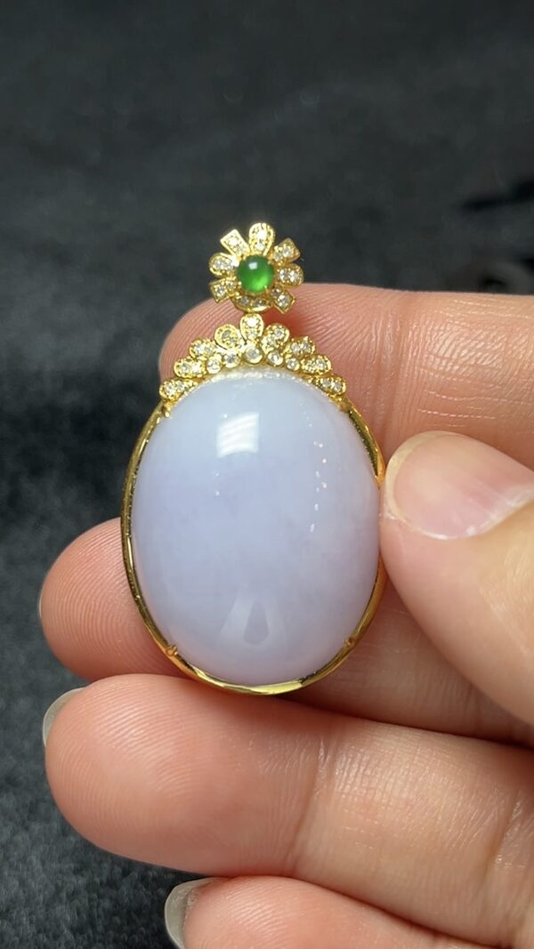淺紫色翡翠蛋面吊墜 18K 黃金花形扣頭設計天然玉器精品 編號 #460 - Image 2