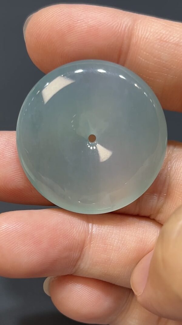 高質素翡翠平安扣｜天然玉器．淺綠底色．商品編號#472 - Image 3