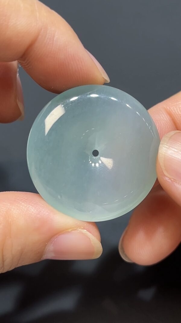 高質素翡翠平安扣｜天然玉器．淺綠底色．商品編號#472 - Image 5