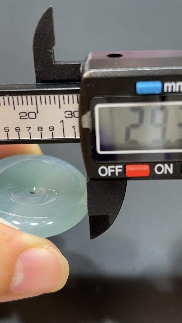 高質素翡翠平安扣｜天然玉器．淺綠底色．商品編號#472 - Image 9