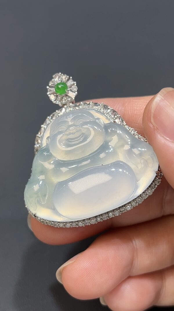 天然白翡翠佛公吊墜｜18K白金鑲嵌工藝 商品編號#477 - Image 3