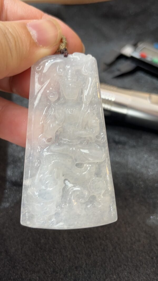 翡翠文殊菩薩吊墜｜智慧劍與蓮花雕刻｜天然 A 貨玉器推薦編號 #464 - Image 2