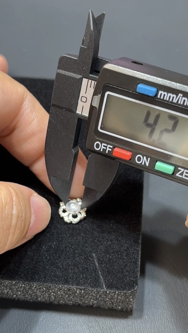 翡翠18K白金冰蛋耳環｜ 鑽石包鑲｜極緻純粹光澤翡翠耳飾推薦 編號#491 - Image 5