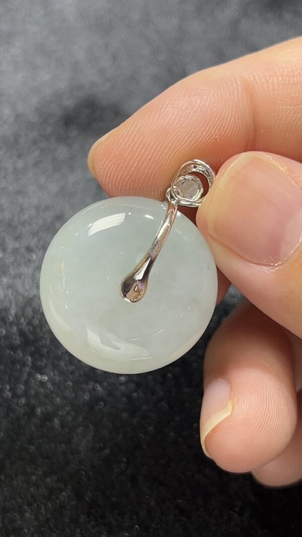 翡翠特厚平安扣吊墜｜18K白金鑲嵌設計 商品編號#283 - Image 4