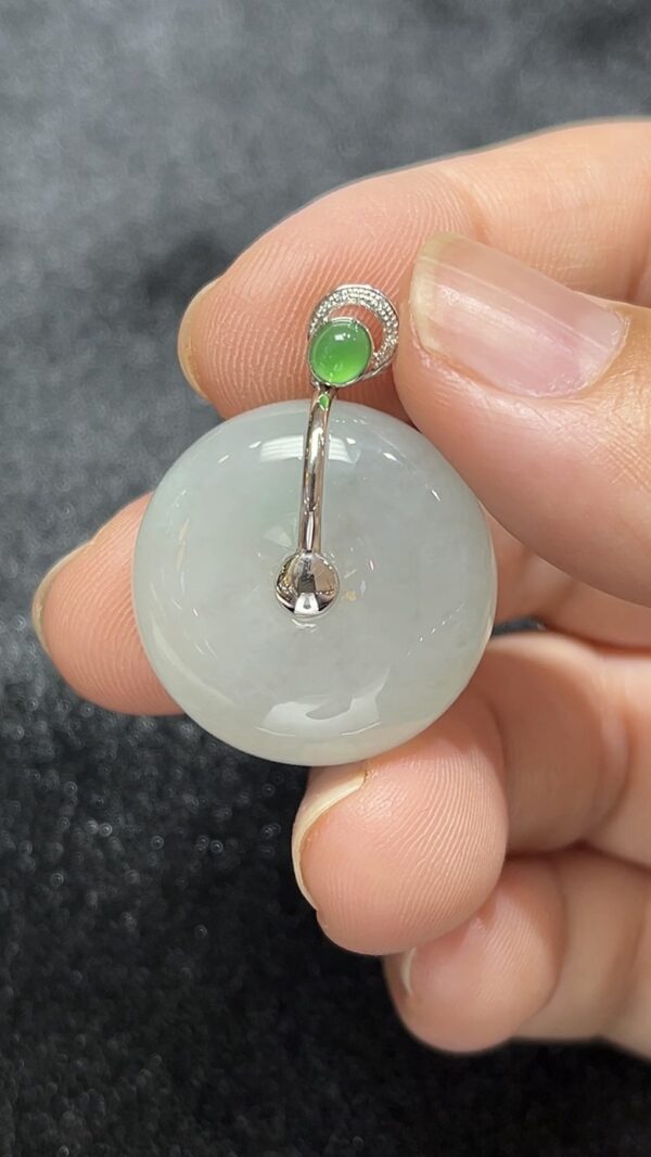 翡翠特厚平安扣吊墜｜18K白金鑲嵌設計 商品編號#283 - Image 6