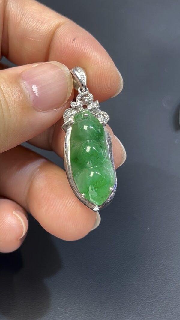 翡翠福豆｜天然綠色翡翠 × 福氣綿延 × 18K白金鑲嵌精品 #514 - Image 3