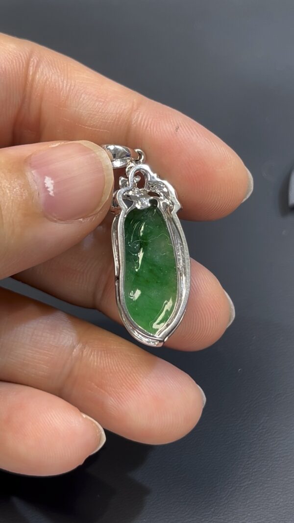 翡翠福豆｜天然綠色翡翠 × 福氣綿延 × 18K白金鑲嵌精品 #514 - Image 5