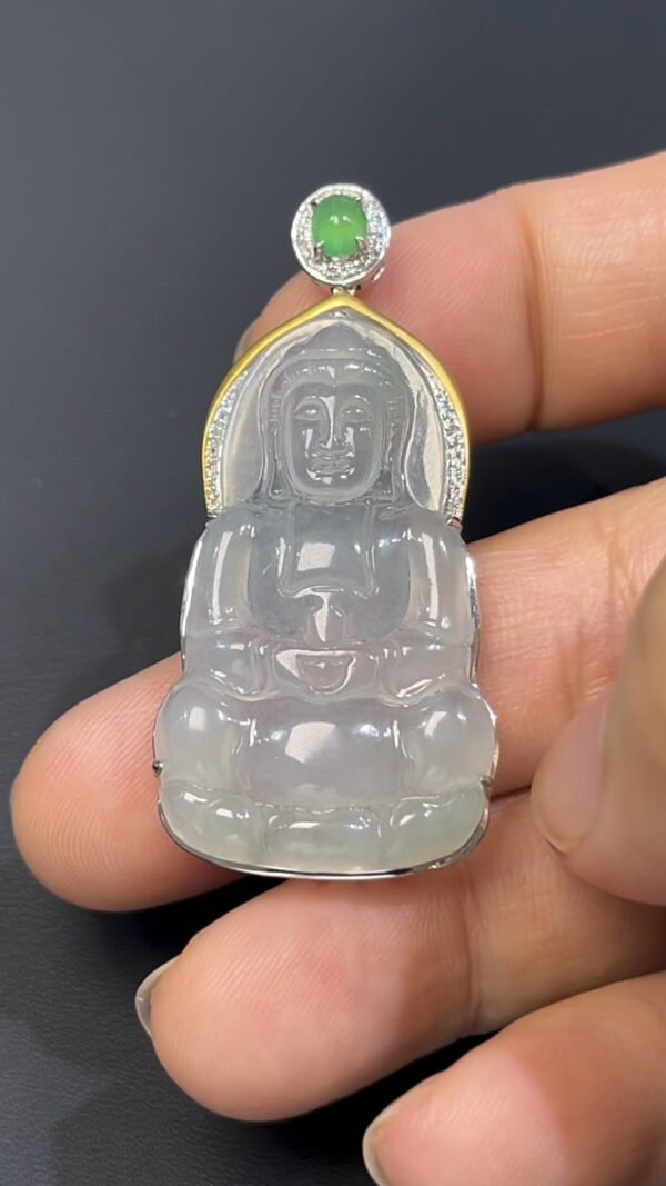 翡翠觀音吊墜｜編號#541 傳統正裝 × 小綠蛋扣頭 × 18K白金 × 鑽石聲光鑲嵌推薦 - Image 8