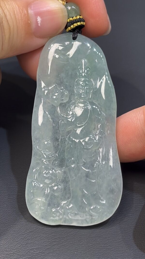 站姿翡翠觀音牌 · 蓮花相伴 · 靜雅守護 · 編號#550