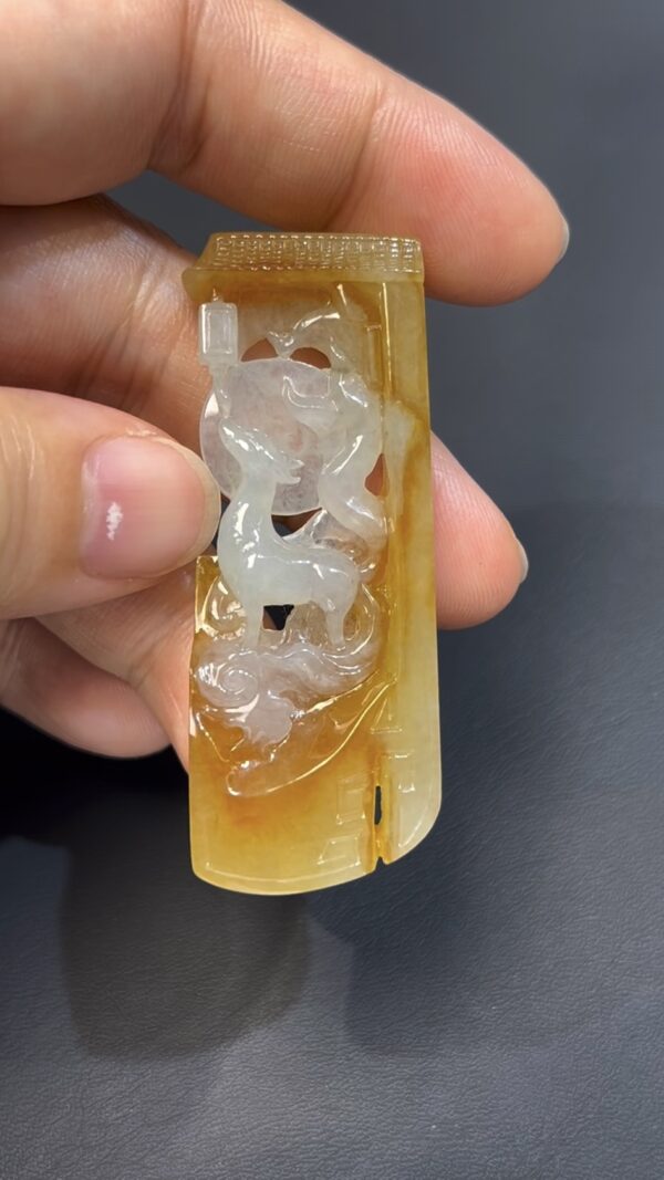 黃翡翡翠九尾狐 · 俏色巧雕 · 望月題材 · 編號#560 - Image 3