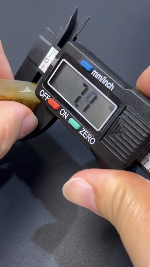 黃翡翡翠九尾狐 · 俏色巧雕 · 望月題材 · 編號#560 - Image 7