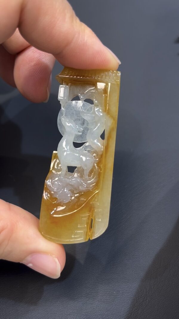 黃翡翡翠九尾狐 · 俏色巧雕 · 望月題材 · 編號#560 - Image 8