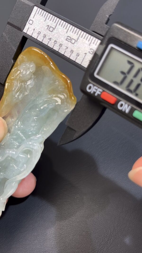 黃翡翡翠 · 俏色站觀音吊墜 · 白玉巧雕 · 編號#565 · 靈性守護 × 福慧圓滿 × 隨身佩戴 - Image 4