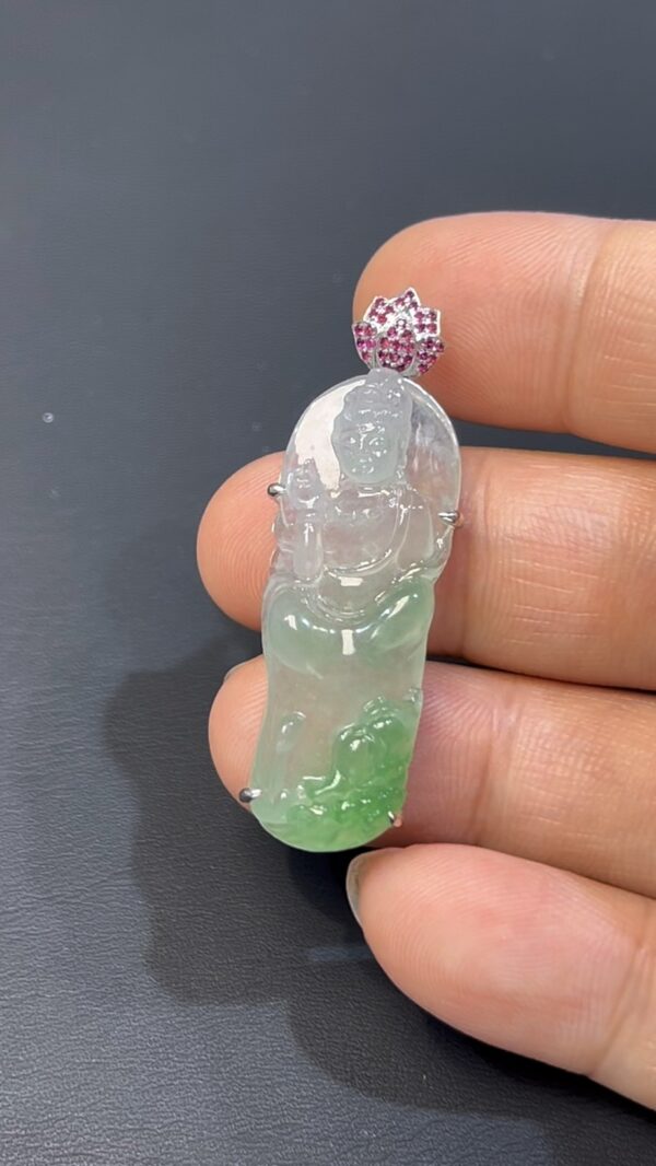 翡翠觀音吊墜 · 編號#571 · 18K紅寶蓮花扣設計 · 慈悲守護 × 富貴蓮華 × 靈性玉佩 - Image 4