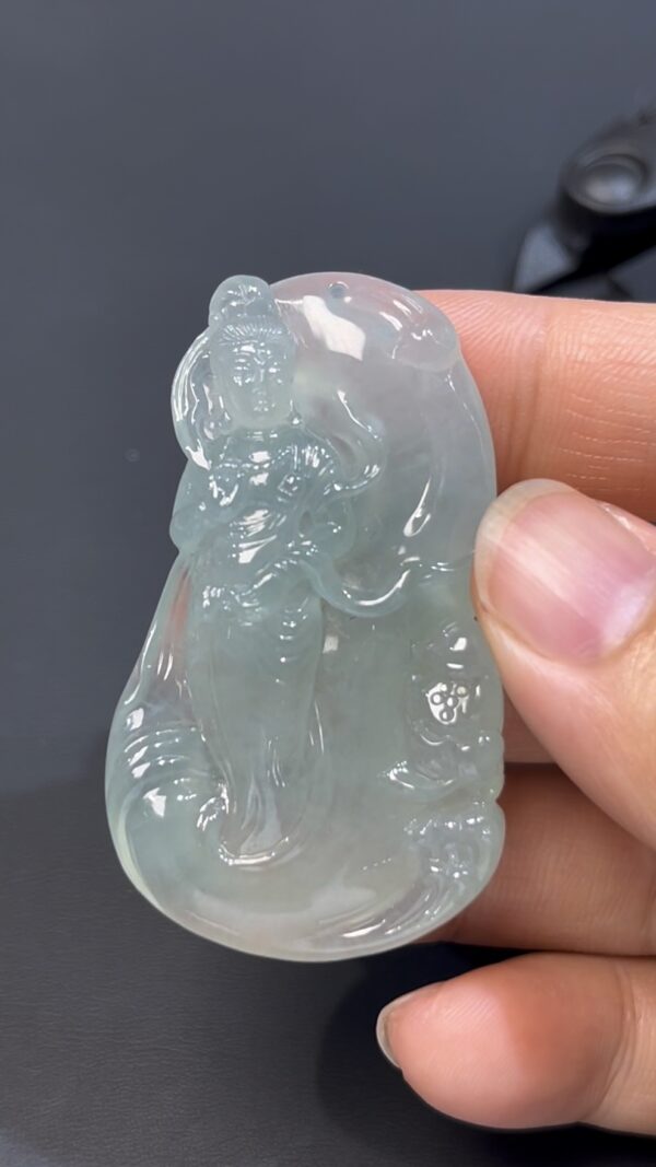 翡翠觀音立水蓮花吊墜 · 編號#574 · 高質玉料 × 清淨自在 × 蓮花福慧 · 精緻玉雕 × 靈性守護