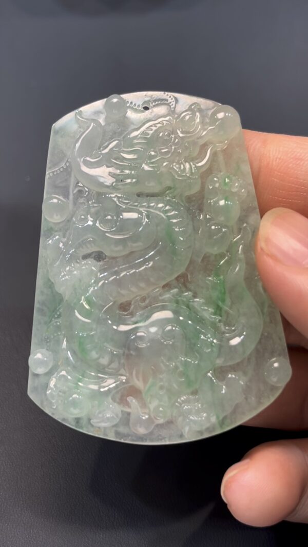 天然翡翠龍牌｜淺綠底色 × 立體雕刻｜編號#579｜祥龍護主 × 收藏吉祥物 - Image 6