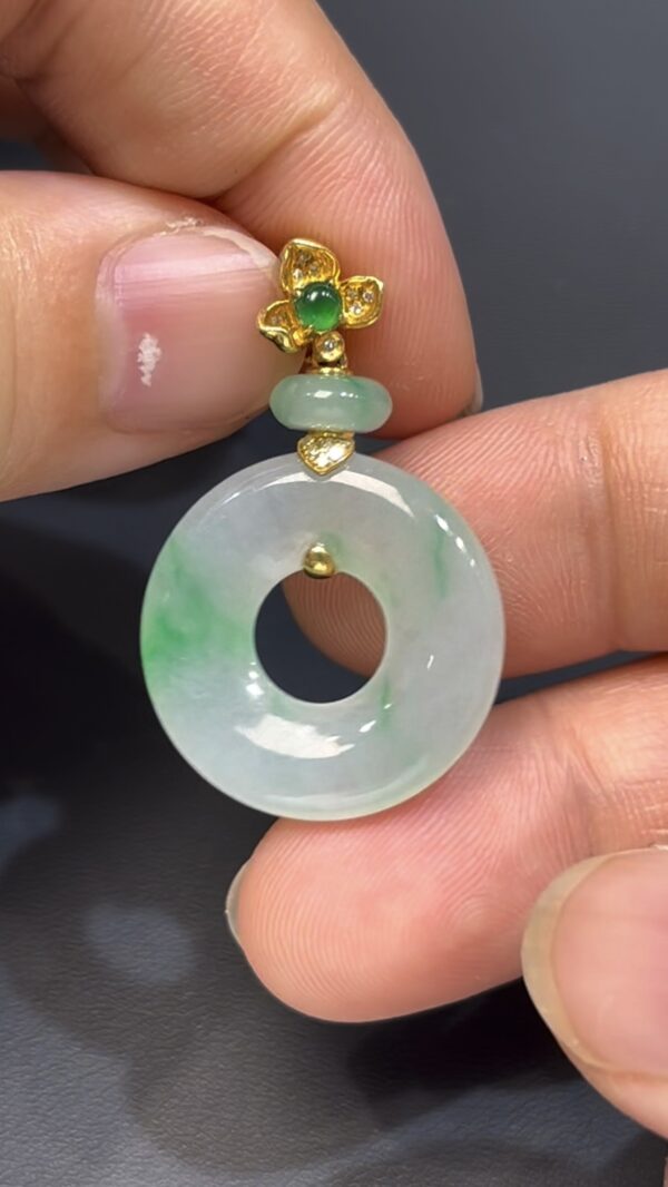 飄綠花翡翠平安環｜好種水潤 × 18K黃金鑲嵌 × 圓滿守護｜編號 #600