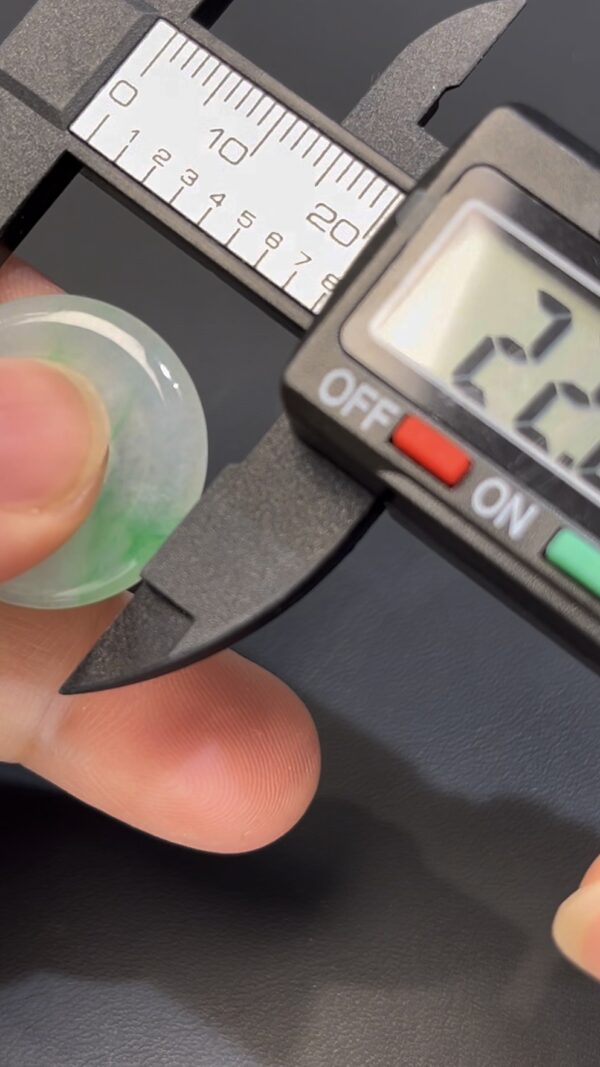 飄綠花翡翠平安環｜好種水潤 × 18K黃金鑲嵌 × 圓滿守護｜編號 #600 - Image 5