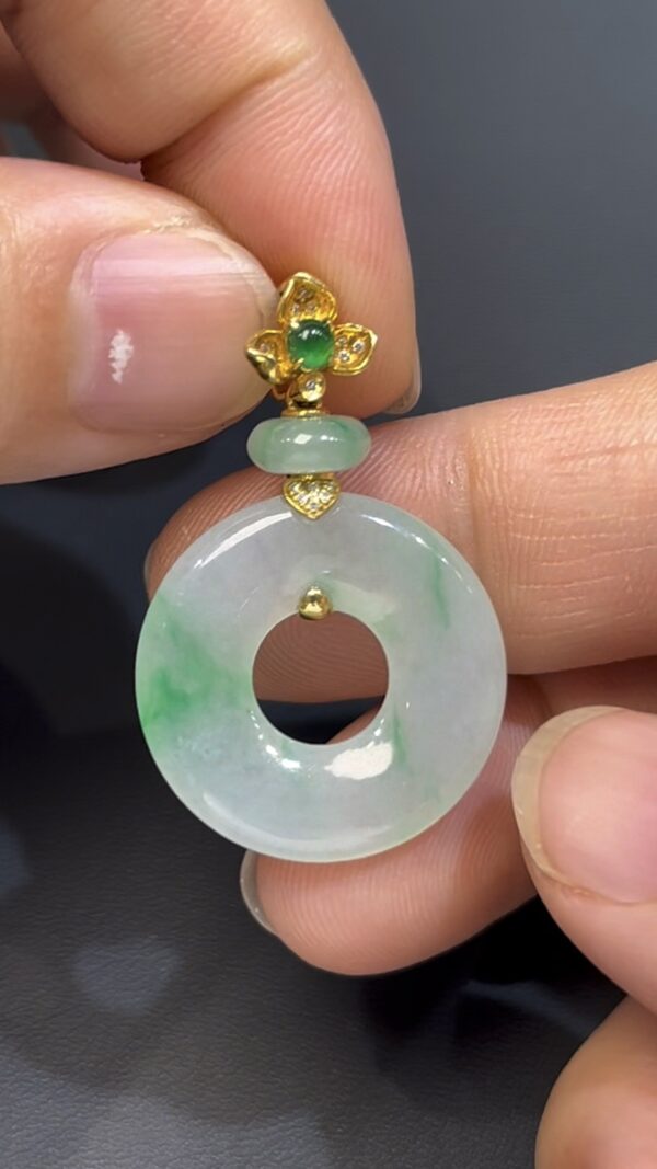 飄綠花翡翠平安環｜好種水潤 × 18K黃金鑲嵌 × 圓滿守護｜編號 #600 - Image 7