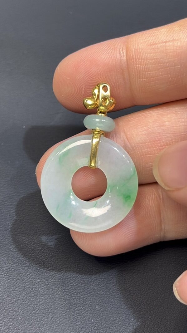 飄綠花翡翠平安環｜好種水潤 × 18K黃金鑲嵌 × 圓滿守護｜編號 #600 - Image 9