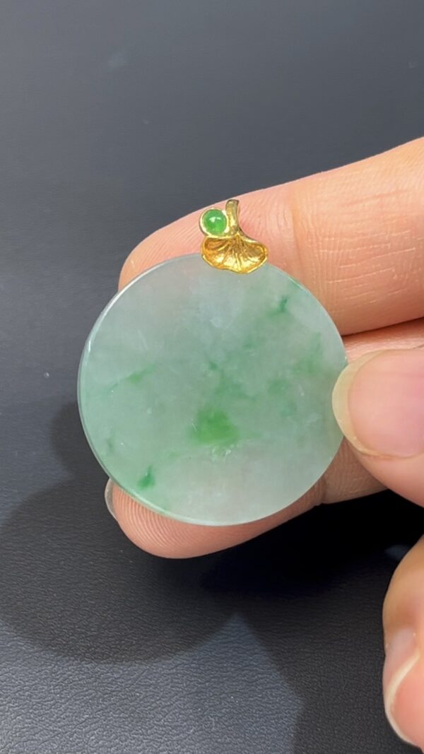 翡翠無事牌吊墜｜色種兼備 × 簡約美學 × 18K黃金扣｜編號 #605