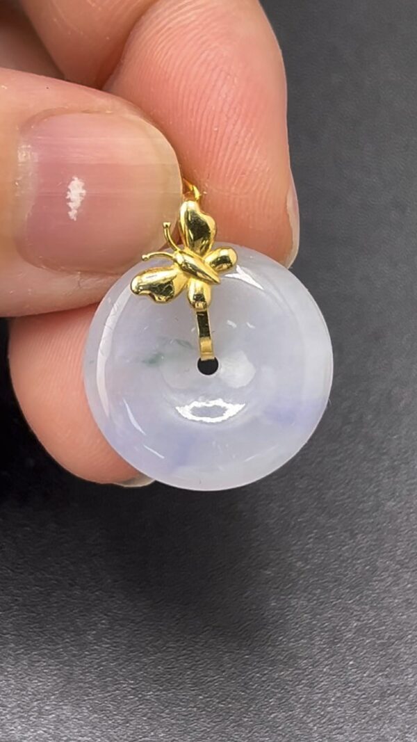 翡翠平安扣 × 18K黃金蝴蝶扣｜蛻變寓意的高雅吊墜 #606 - Image 4