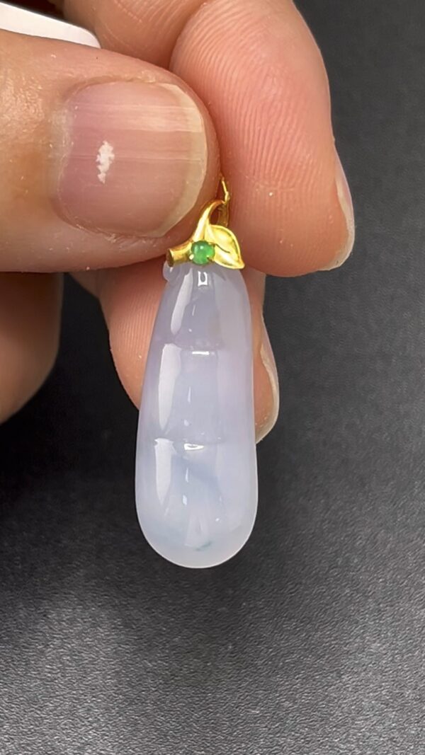 紫羅蘭翡翠福豆吊墜｜18K黃金藤蔓扣 × 福氣延綿 × 自然靈性｜編號 #608
