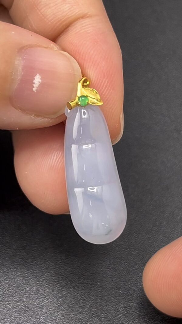 紫羅蘭翡翠福豆吊墜｜18K黃金藤蔓扣 × 福氣延綿 × 自然靈性｜編號 #608 - Image 3