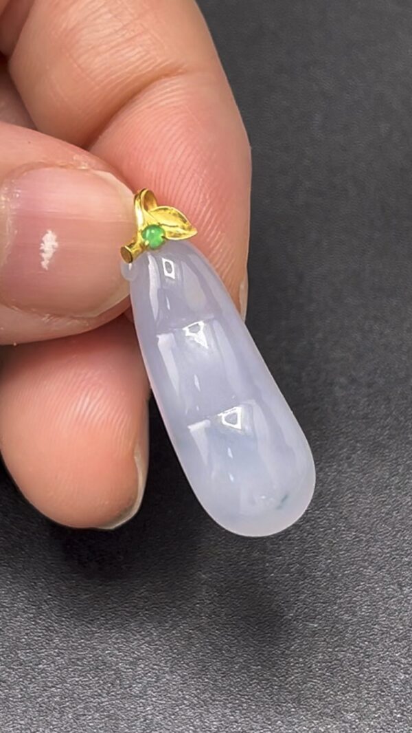紫羅蘭翡翠福豆吊墜｜18K黃金藤蔓扣 × 福氣延綿 × 自然靈性｜編號 #608 - Image 6
