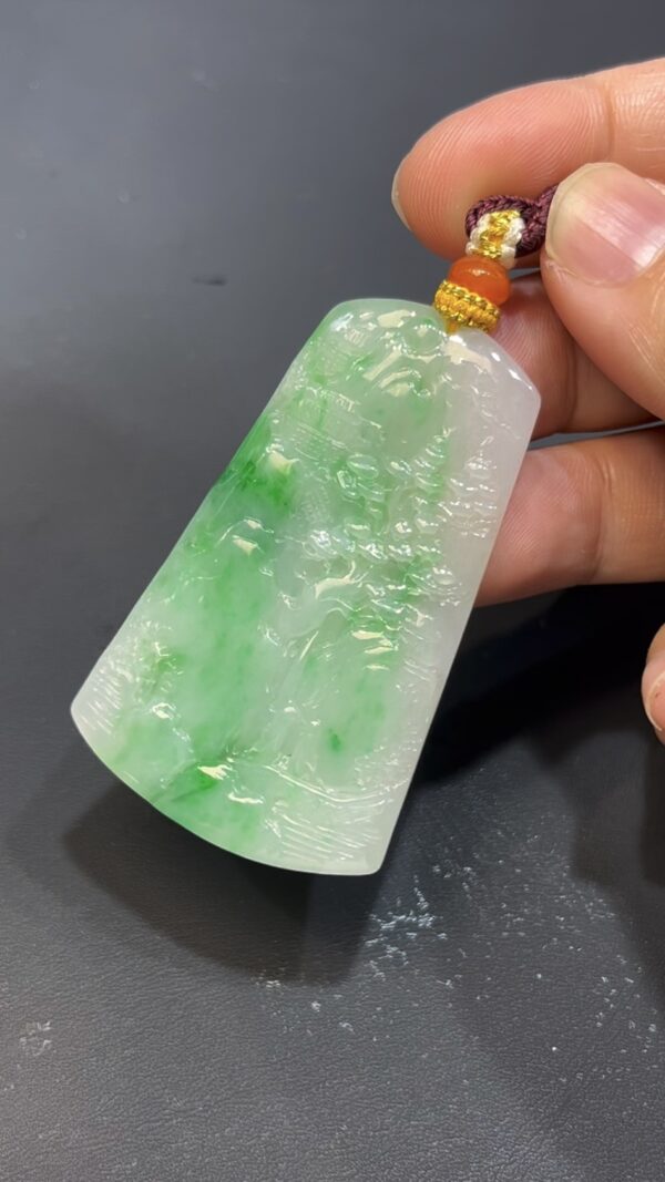 白底青翡翠山水牌吊墜 天然A貨玉雕 質地細膩 雕工精緻 山水意境 高級翡翠收藏推薦  編號638 - Image 2