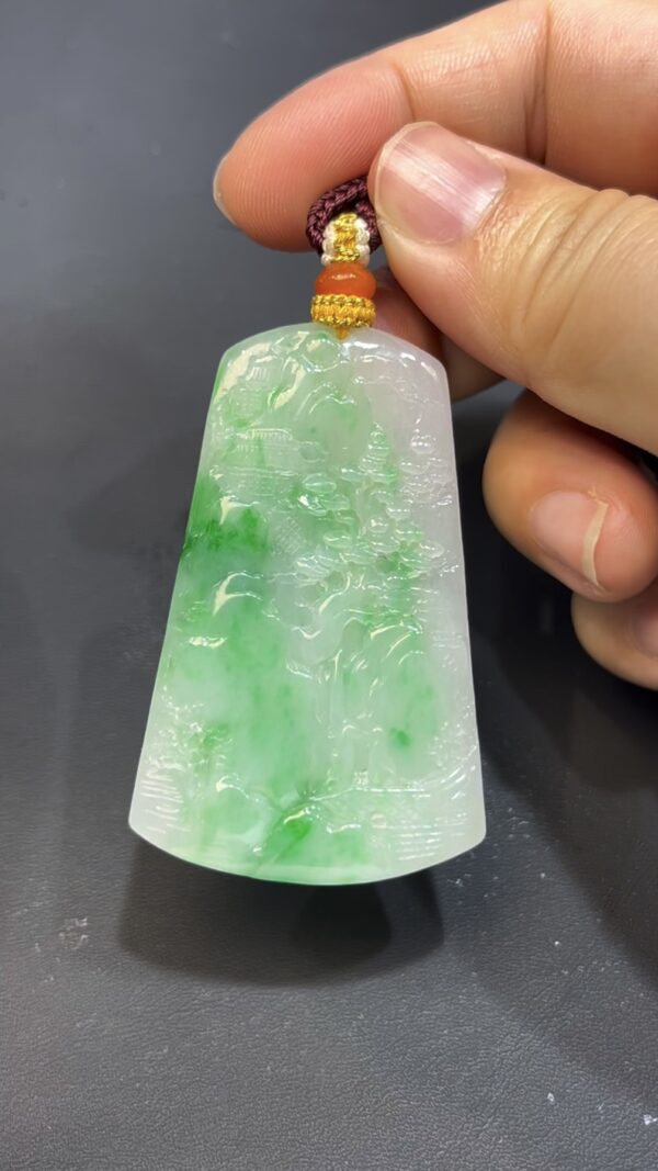 白底青翡翠山水牌吊墜 天然A貨玉雕 質地細膩 雕工精緻 山水意境 高級翡翠收藏推薦  編號638 - Image 6