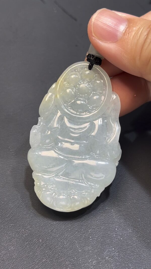 編號#653 翡翠黃財神吊墜｜細膩玉料｜元寶法器設計｜限量雕刻藝術品 - Image 6