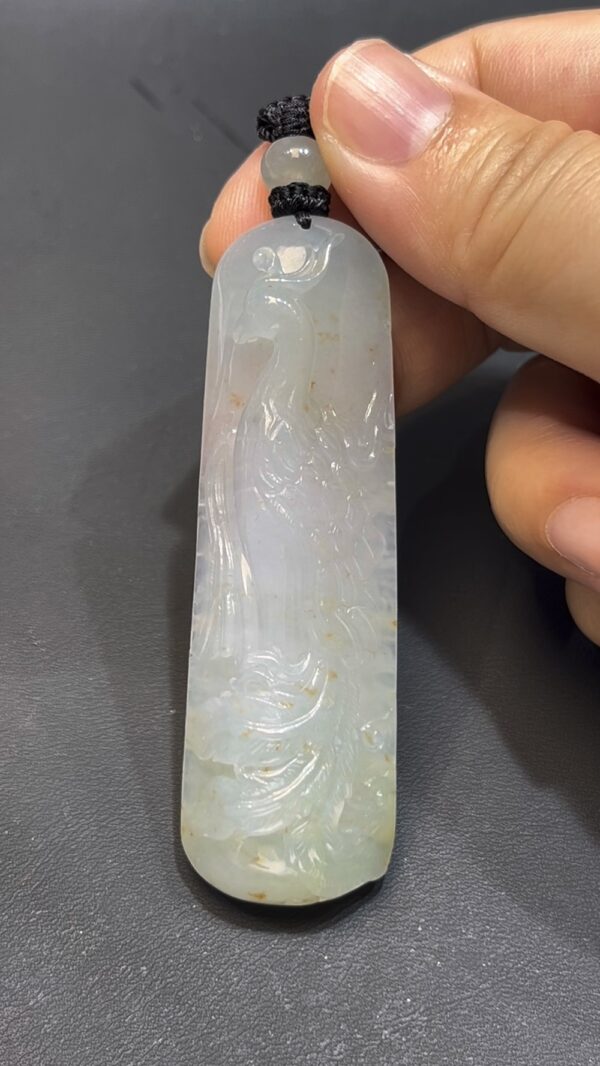 翡翠鳳凰吊墜 編號#654｜站立造型 尾部下垂｜灑金紋理 天然玉料 收藏首選 - Image 2