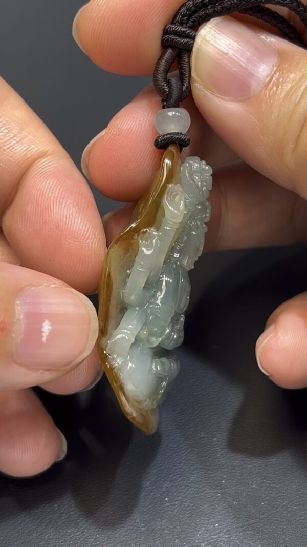 翡翠千手觀音吊墜 編號#655｜立體雕刻造型｜天然黃皮特色｜慈悲守護 收藏首選 - Image 5