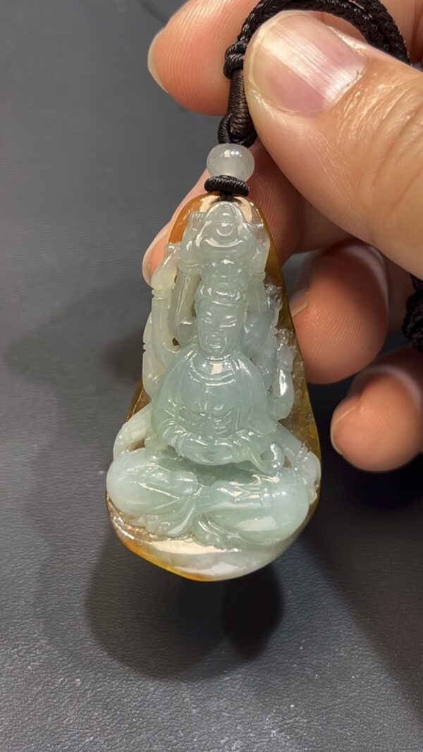 翡翠千手觀音吊墜 編號#655｜立體雕刻造型｜天然黃皮特色｜慈悲守護 收藏首選 - Image 6
