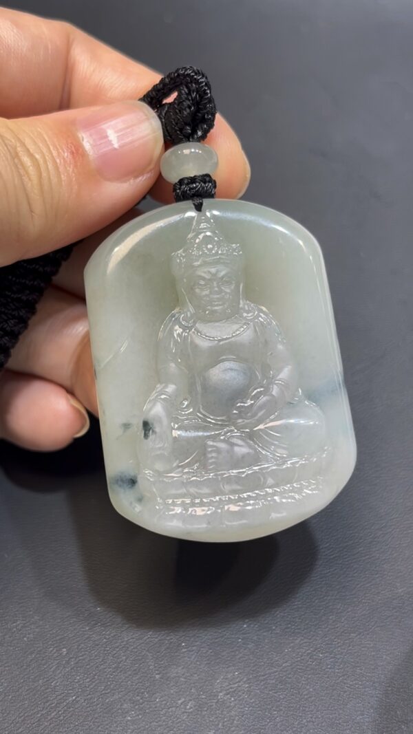 翡翠黃財神吊墜 編號#662 厚裝雕刻 正裝神態 招財守護 收藏首選 - Image 8