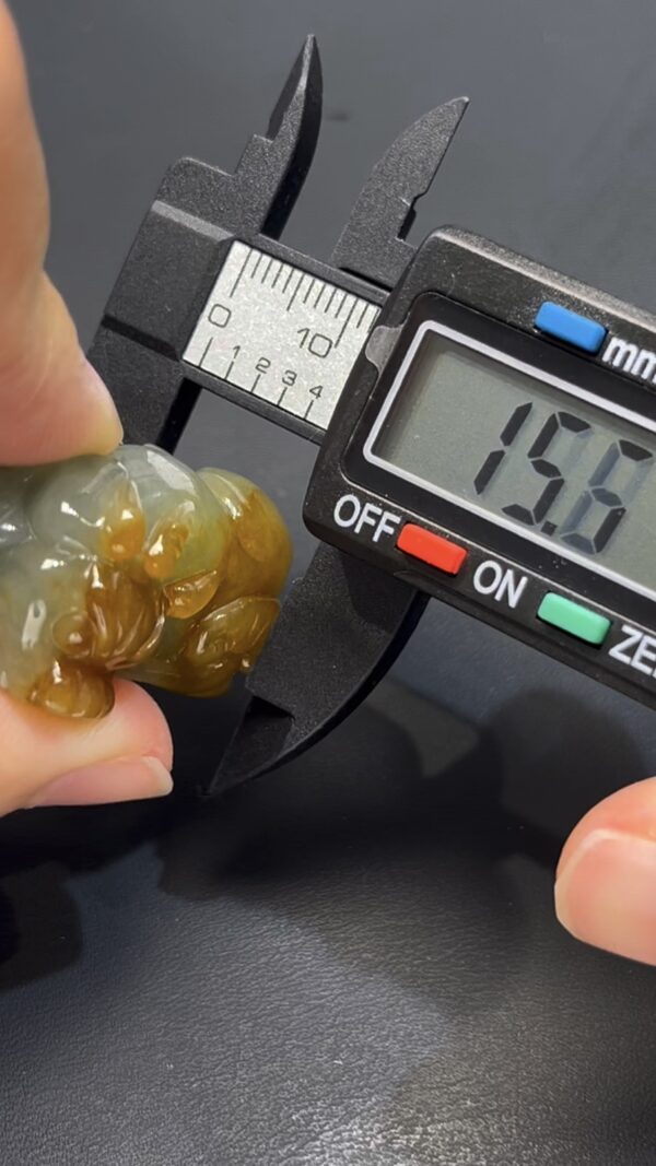 翡翠貔貅吊墜 編號#670｜天然黃皮殼 招財首選｜厚裝雕刻 收藏推薦 - Image 5