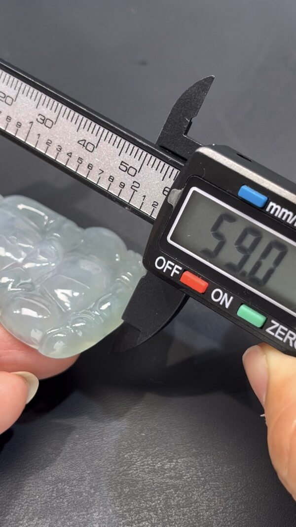 翡翠正裝觀音吊墜 編號#674｜種水極佳 坐蓮花座｜厚裝雕刻 收藏首選 - Image 7