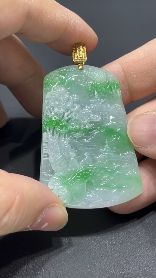 翡翠山水牌 編號#705｜白底青 × 老坑種 × 山水雕刻｜18K金扣 高雅收藏推薦 - Image 4