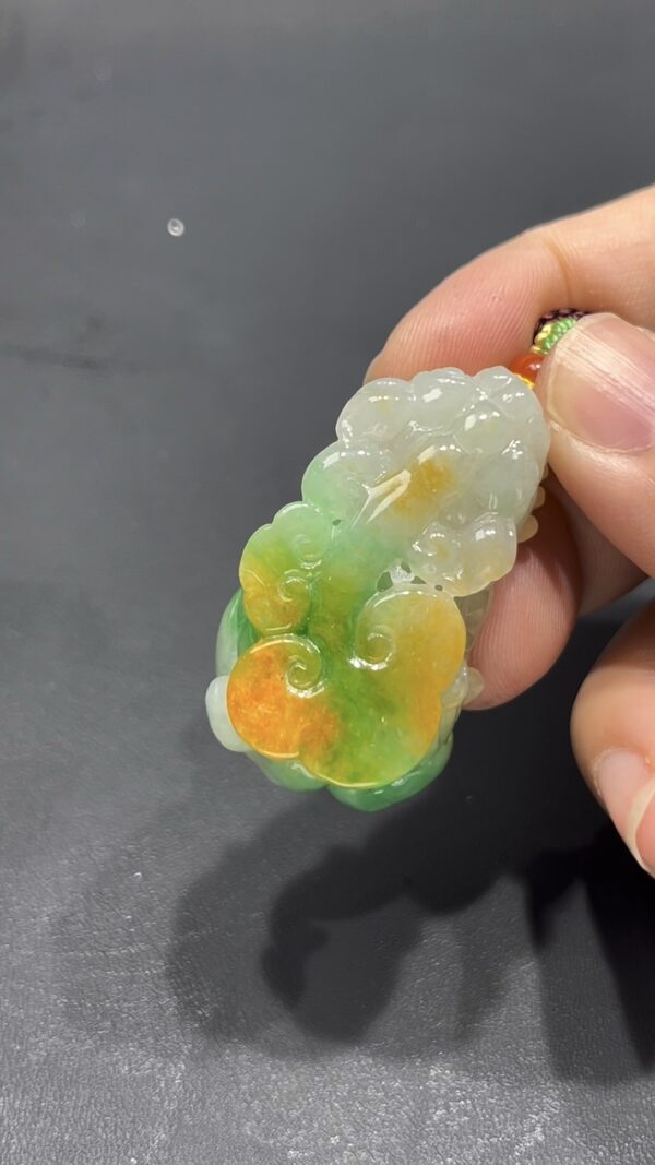 翡翠貔貅｜黃加綠對比色 × 飽滿厚實造型｜招財辟邪翡翠吊墜推薦 #708