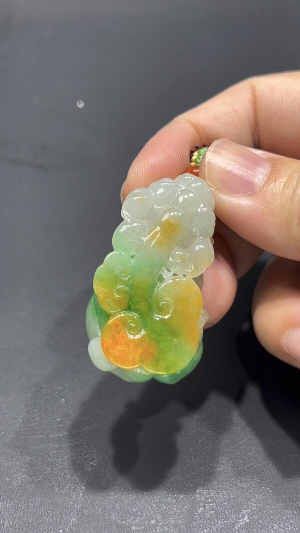 翡翠貔貅｜黃加綠對比色 × 飽滿厚實造型｜招財辟邪翡翠吊墜推薦 #708 - Image 2