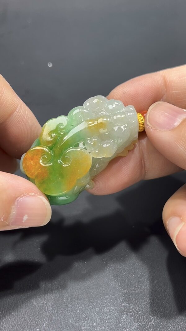 翡翠貔貅｜黃加綠對比色 × 飽滿厚實造型｜招財辟邪翡翠吊墜推薦 #708 - Image 4