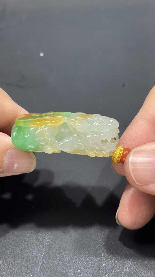 翡翠貔貅｜黃加綠對比色 × 飽滿厚實造型｜招財辟邪翡翠吊墜推薦 #708 - Image 6